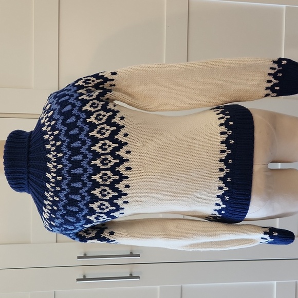 American Eagle Outfitters Navy and Cream Patterned Turtleneck Sweater - Picture 3 of 5